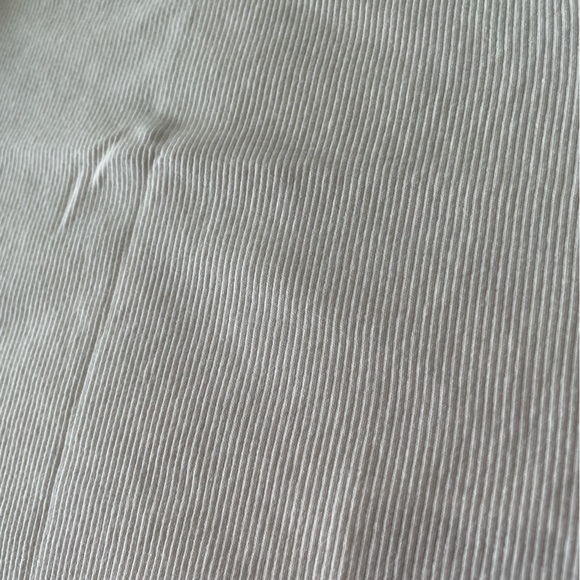 Like New, Kids H&M Ribbed Knit White Crewneck Tank Top in size 8-10 - Picture 6 of 6